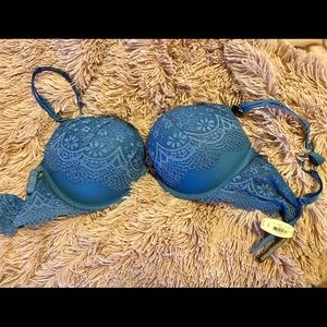 Victoria secret bombshell bra NWT 34D CarolinaBlue